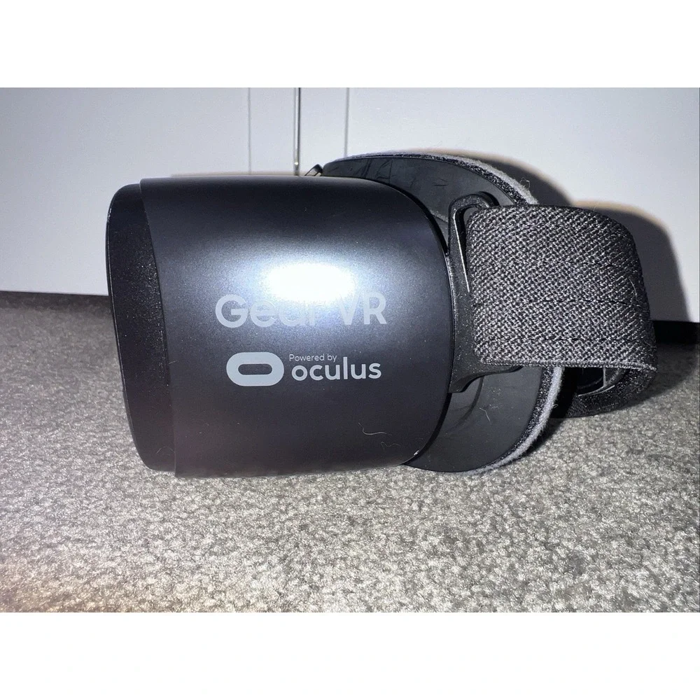 Samsung Gear VR (2016) SM-R323N Virtual Reality Headset - Blue Black Untested